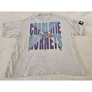 Starter Mens Vintage Charlotte Hornets T Shirt Size XL Thrashed Flaws